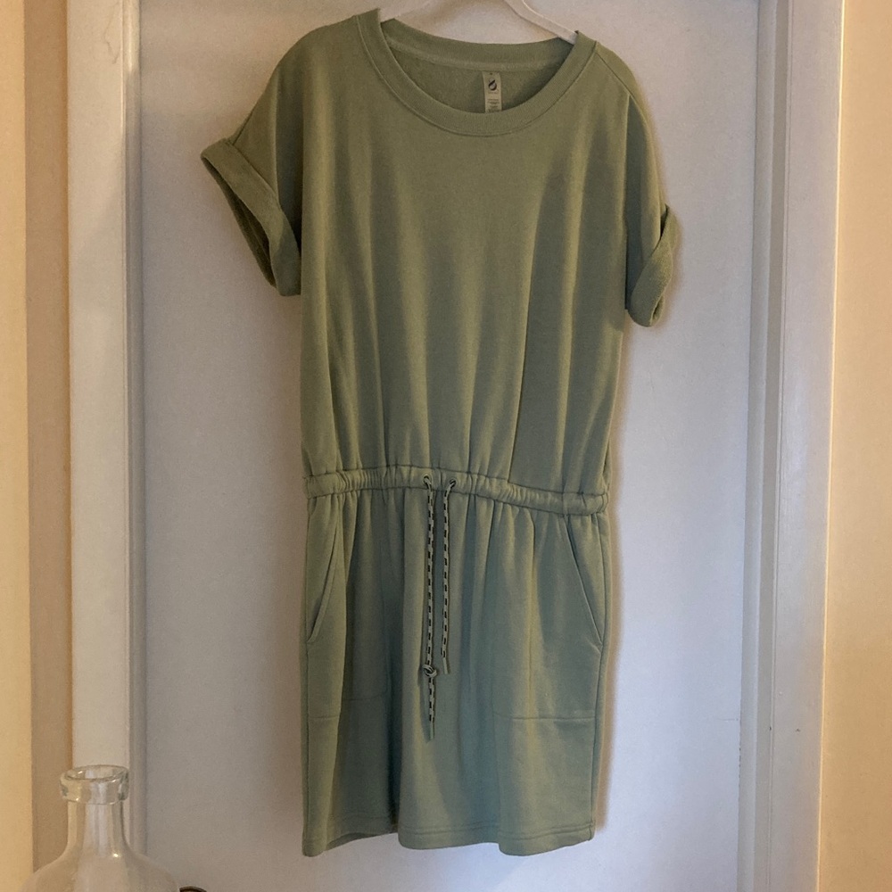 Woman’s Sage Green Drawstring Pocket Dress